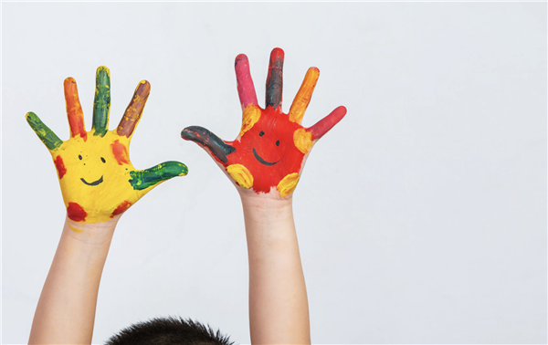 https://www.freepik.com/free-photo/hands-child-who-smeared_7365424.htm#query=children&position=4&from_view=search