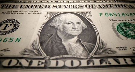 A U.S. Dollar banknote is seen in this illustration taken May 26, 2020. REUTERS/Dado Ruvic/Illustration/File Photo