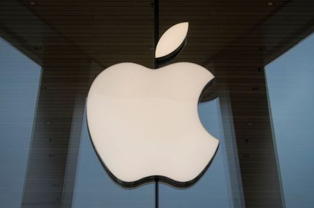 The Apple logo is seen at an Apple Store, as Apple's new 5G iPhone 12 went on sale in Brooklyn, New York, U.S. October 23, 2020. REUTERS/Brendan McDermid