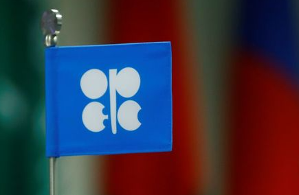 石油輸出国機構（ＯＰＥＣ）にロシアなど非加盟産油国を加えた「ＯＰＥＣプラス」は６月１日の会合で、協調減産の段階的な縮小方針を確認する見込みだ（２０２１年　ロイター／Leonhard Foeger ）