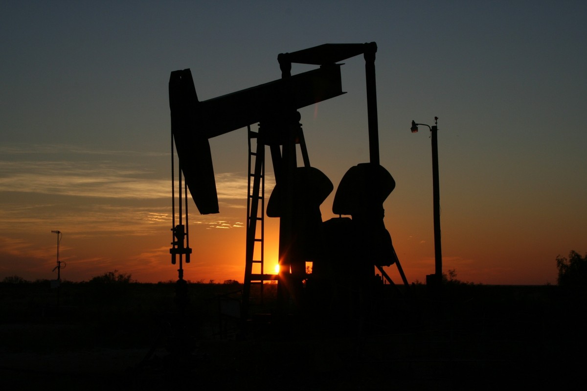 Страны G7 могут ввести ограничения цен на нефть из РФ к 5 декабря - СМИ