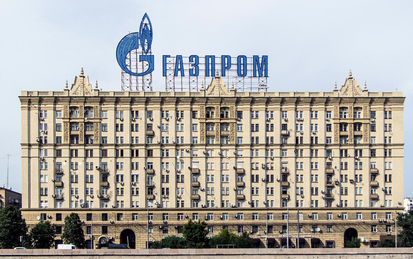 Источник: wikimedia https://commons.wikimedia.org/wiki/File:Krasnopresnenskaya_Embankment_2_30.06.2013.jpg
