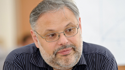 Михаил Хазин